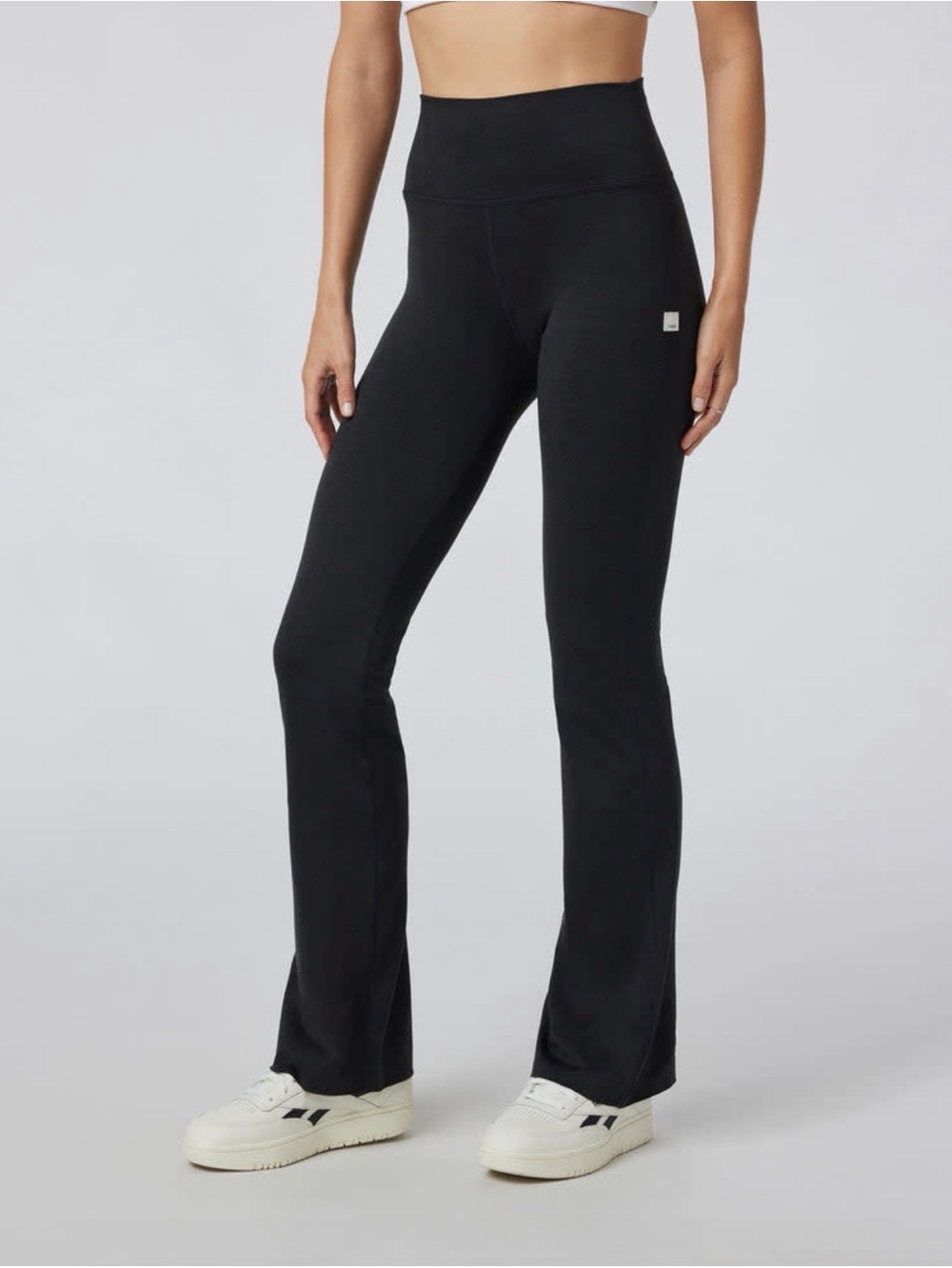 Vuori Halo Slim Flare in Black Heather - NEW w/ TAGS
